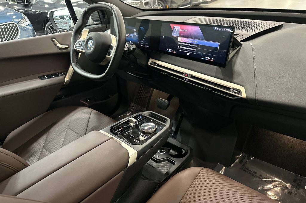 Used 2023 BMW iX xDrive50 w/ Convenience Package AWD/4WD image 18