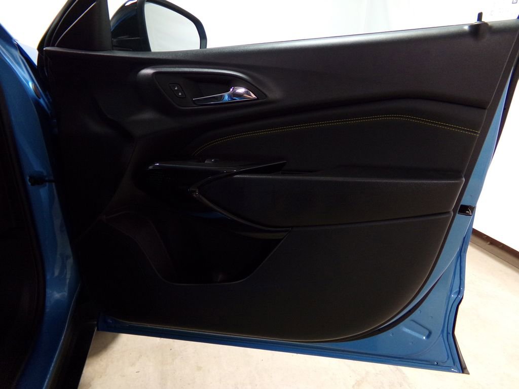 New 2025 Chevrolet Trax ACTIV w/ Sunroof Package image 7