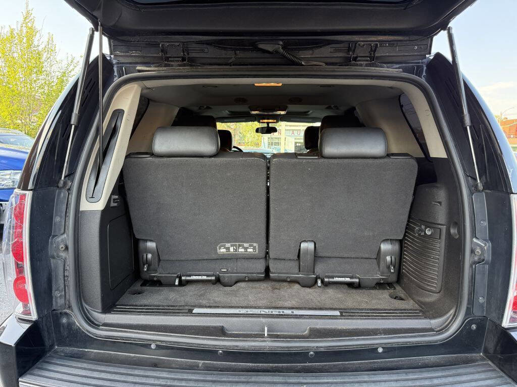 Used 2011 GMC Yukon Denali image 9