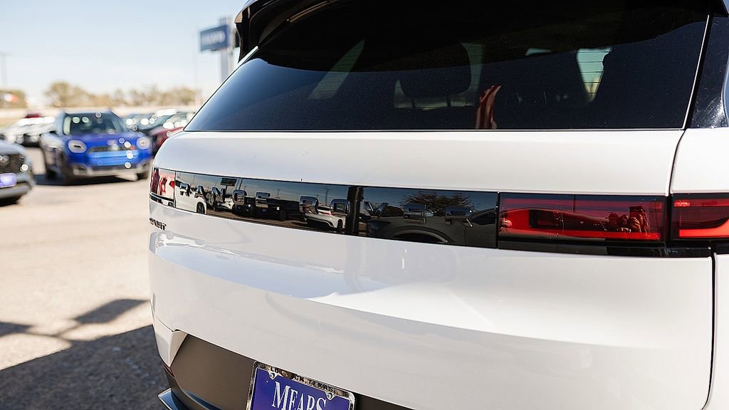 Used 2024 Land Rover Range Rover Sport SE image 13