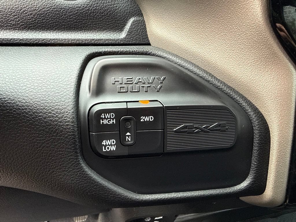 Used 2024 RAM 2500 Laramie AWD/4WD image 32