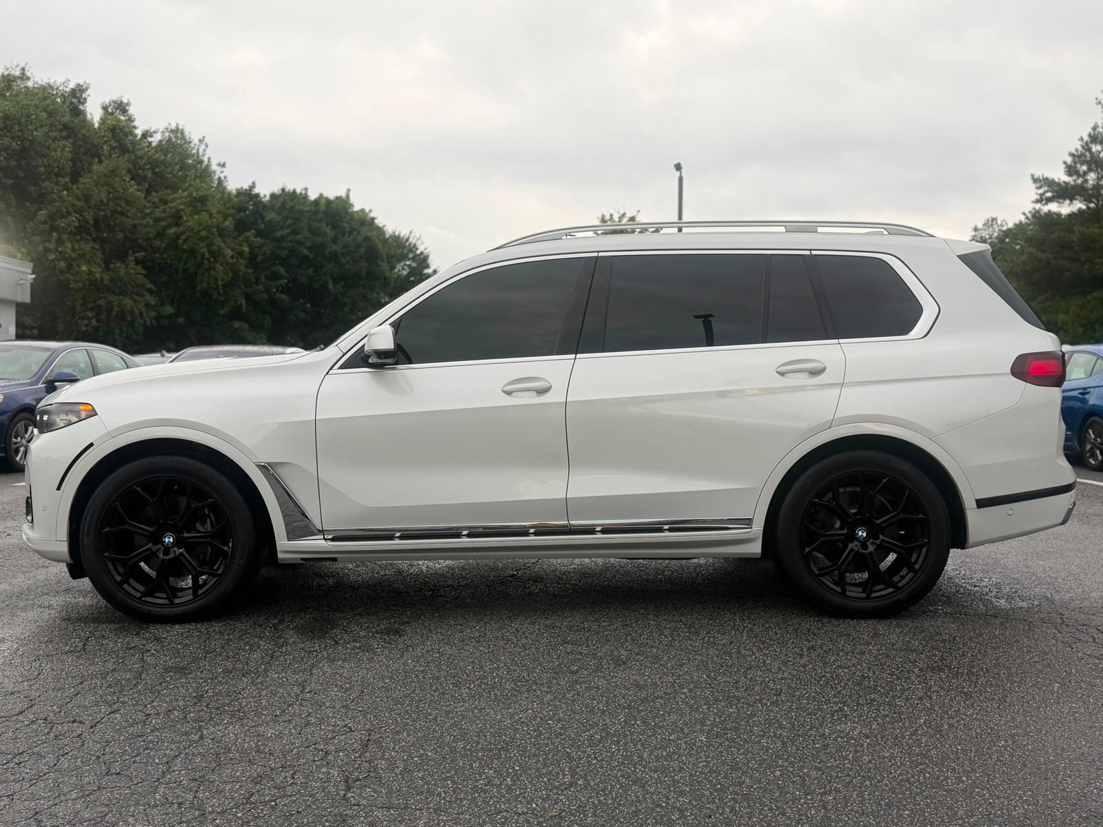 Used 2019 BMW X7 xDrive50i w/ Premium Package AWD/4WD image 2
