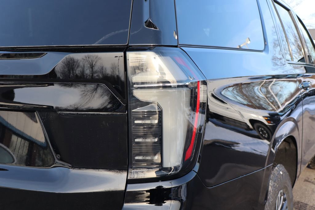 New 2026 Chevrolet Suburban Z71 w/ Comfort Package image 35