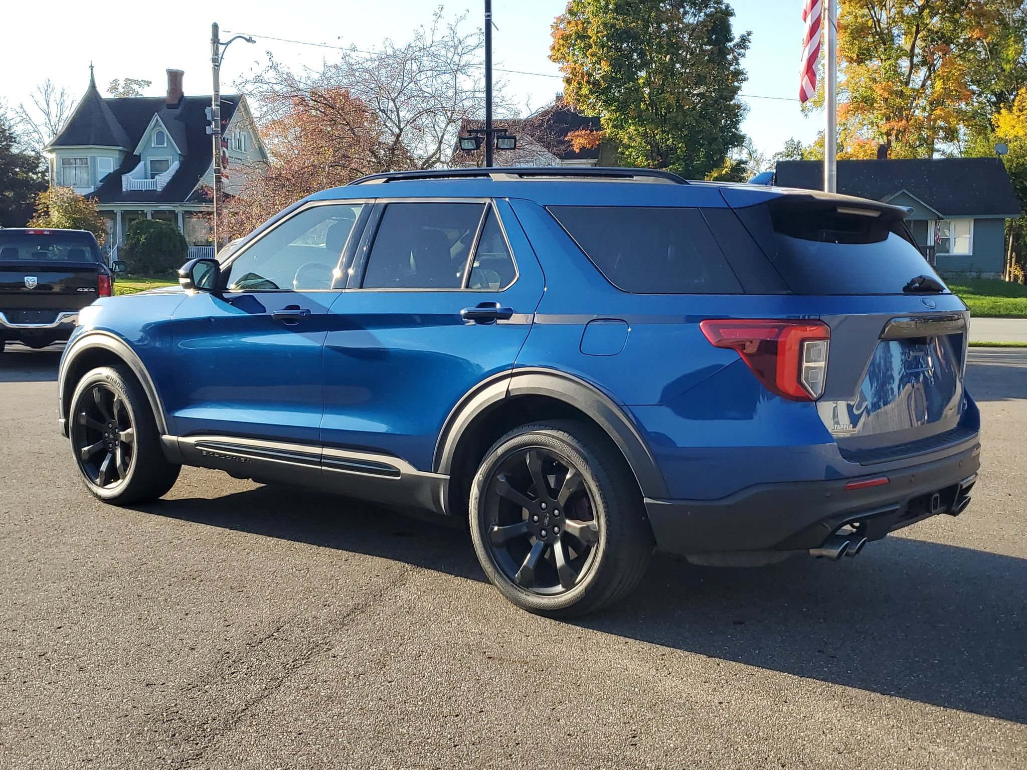 Used 2020 Ford Explorer ST w/ ST High-Performance Pack AWD/4WD image 5