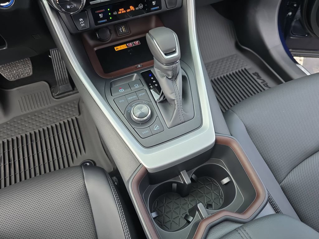 Used 2025 Toyota RAV4 Limited w/ Advanced Technology Package image 27