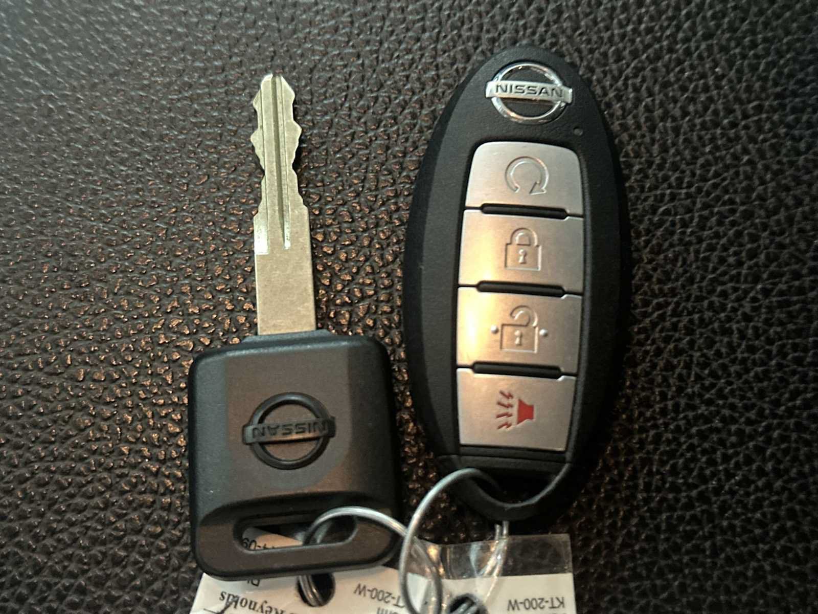 Used 2021 Nissan Titan SV w/ SV Convenience Package RWD image 38