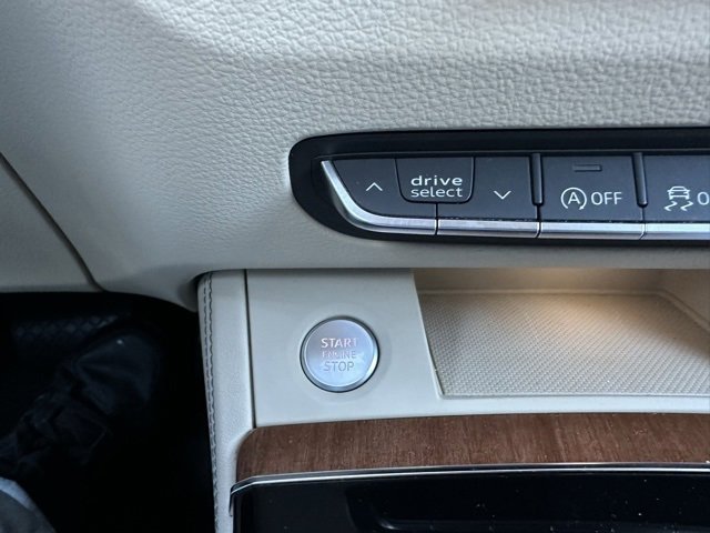 Used 2021 Audi Q5 Prestige w/ Prestige Package image 32