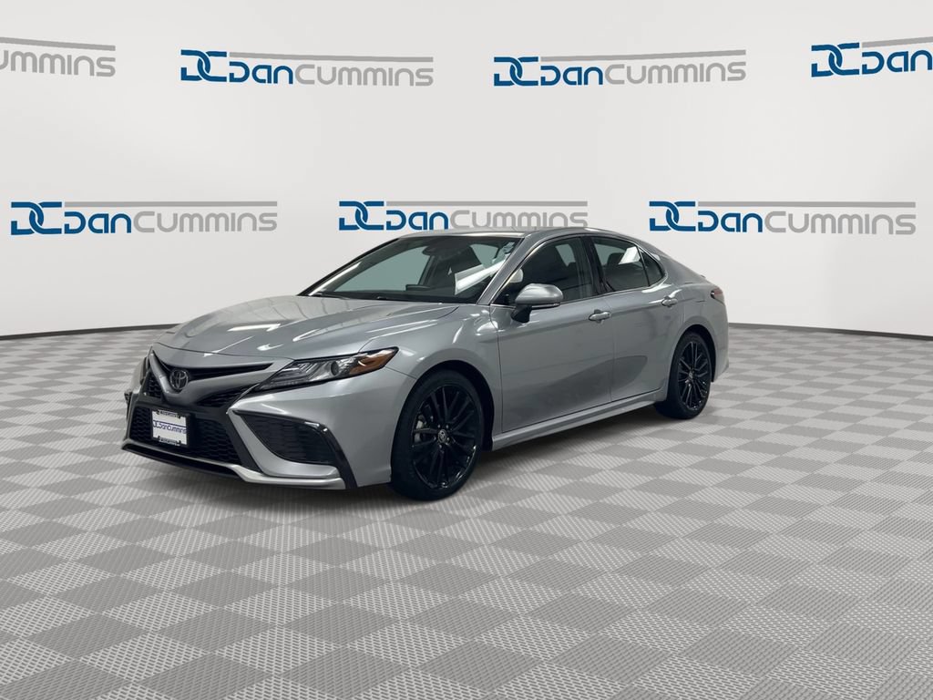 Used 2023 Toyota Camry XSE FWD image 4
