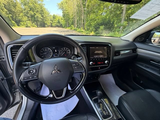 Used 2020 Mitsubishi Outlander AWD image 18