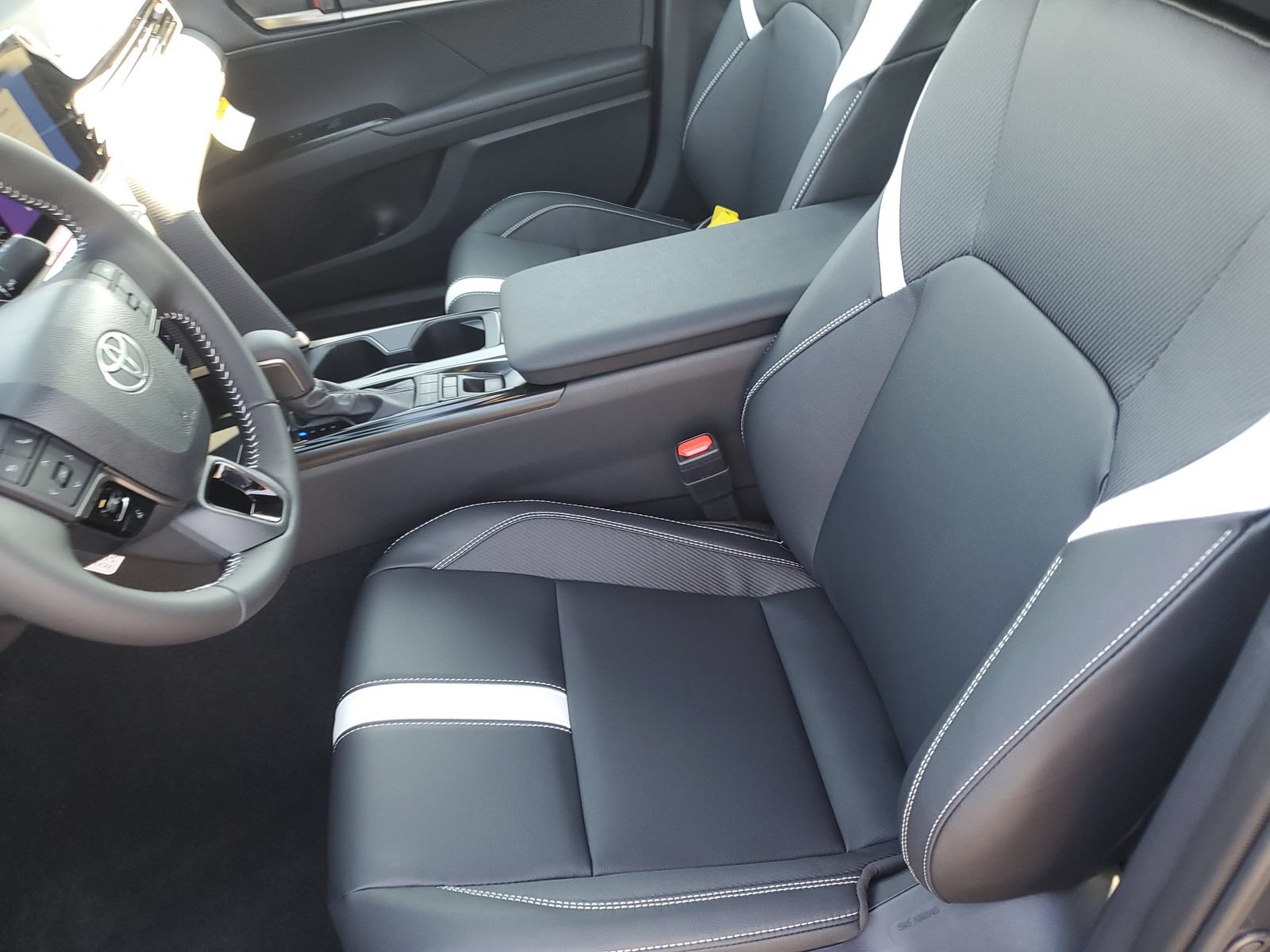 New 2026 Toyota Camry SE AWD/4WD image 17