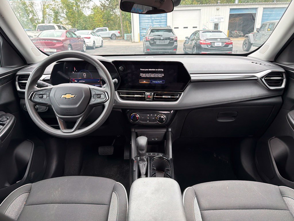 Used 2025 Chevrolet TrailBlazer LT AWD/4WD image 20