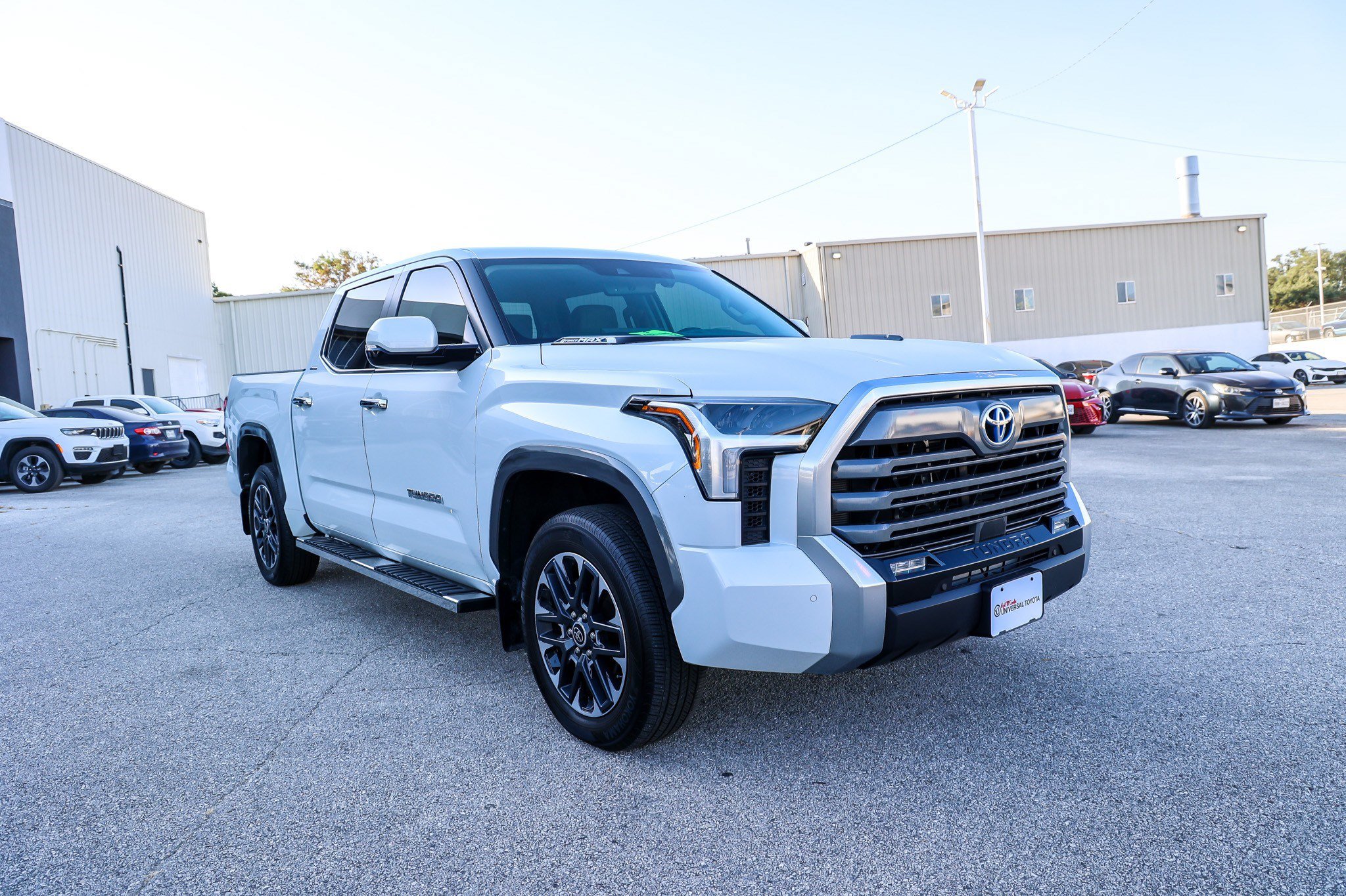 Used 2024 Toyota Tundra Limited w/ Power Package AWD/4WD image 5