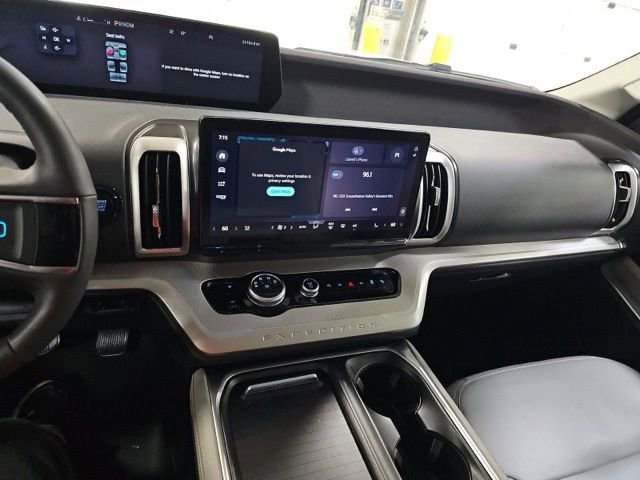 Used 2025 Ford Expedition Active AWD/4WD image 11