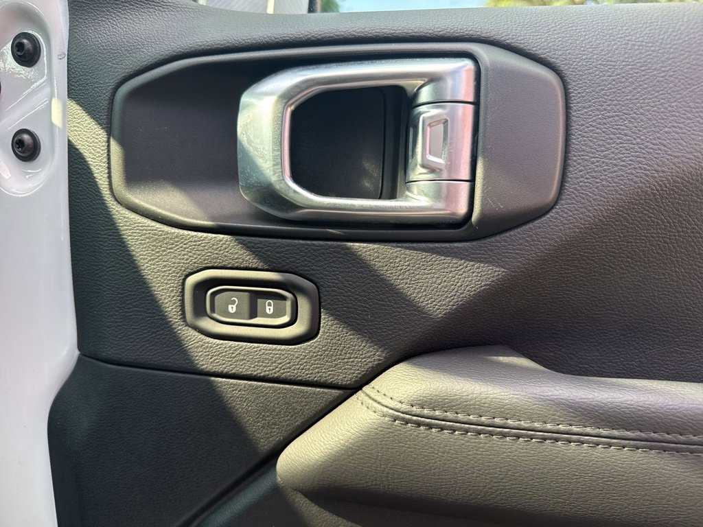 Used 2023 Jeep Wrangler Altitude image 67