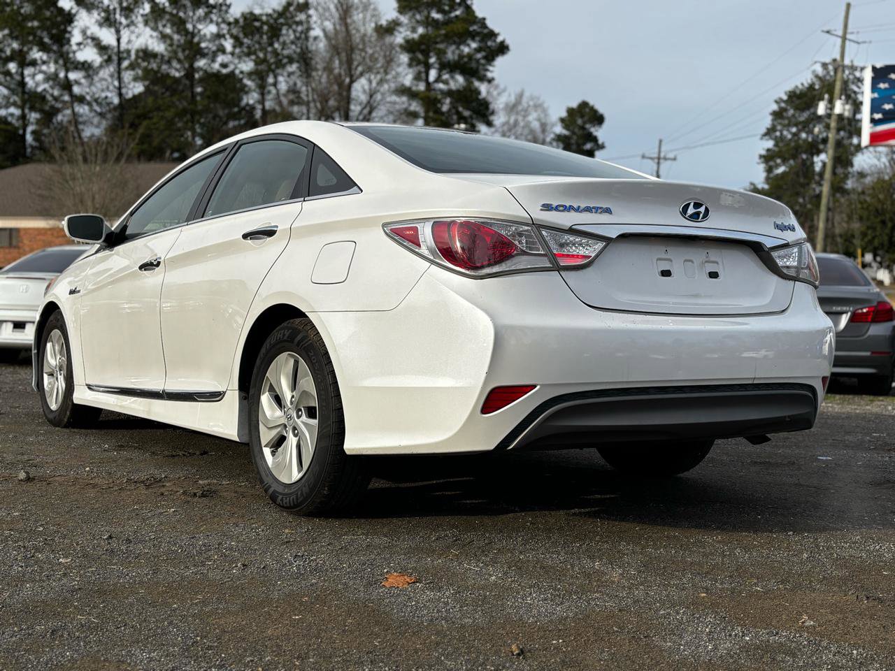 Used 2014 Hyundai Sonata Hybrid image 4
