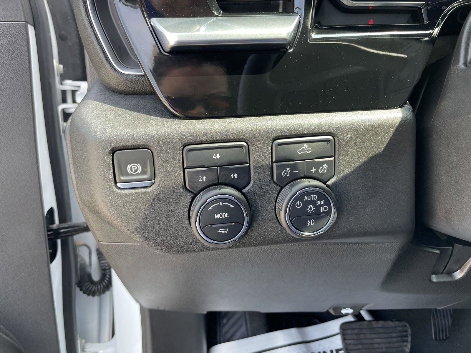 Used 2025 Chevrolet Silverado 2500 LT w/ Convenience Package AWD/4WD image 18