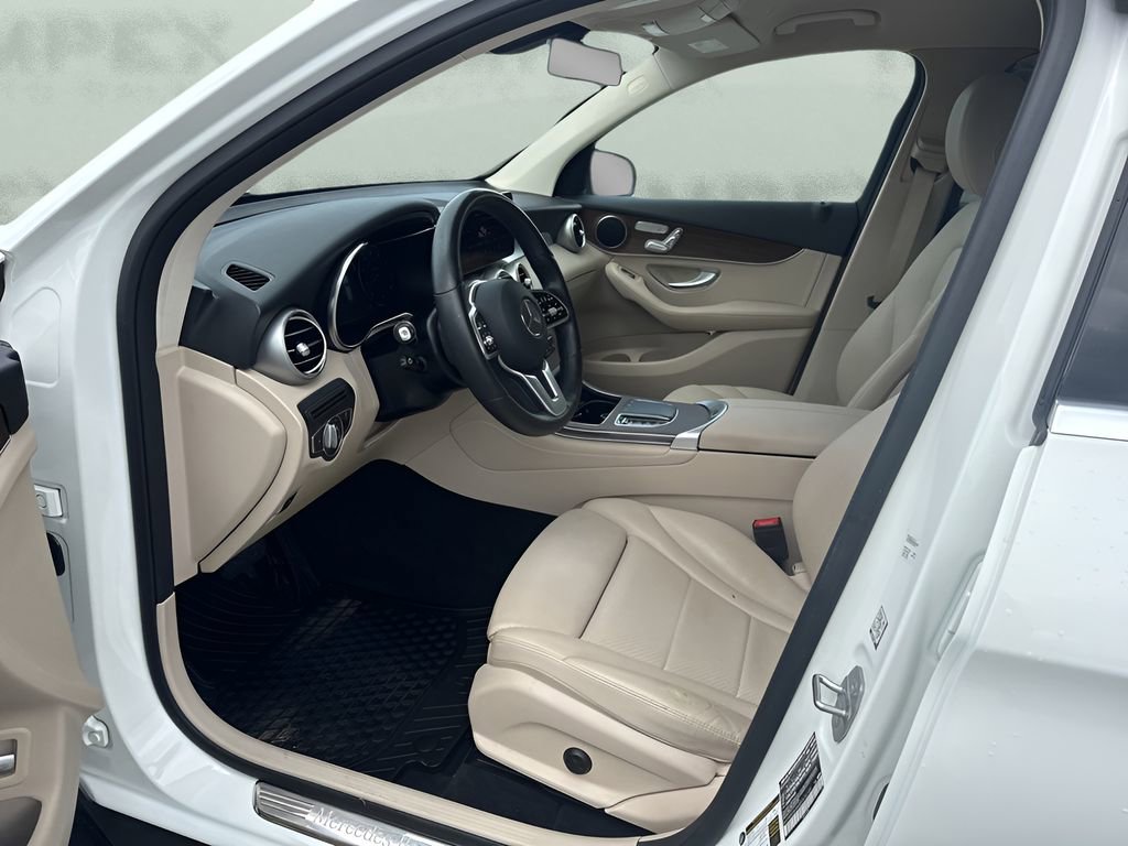 Used 2021 Mercedes-Benz GLC 300 4MATIC image 9