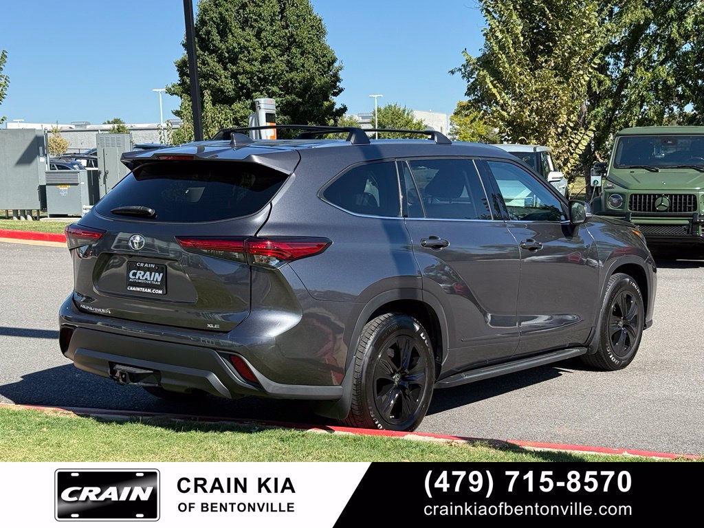 Used 2021 Toyota Highlander XLE FWD image 7