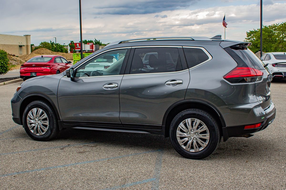 Used 2017 Nissan Rogue S w/ Appearance Package AWD/4WD image 6