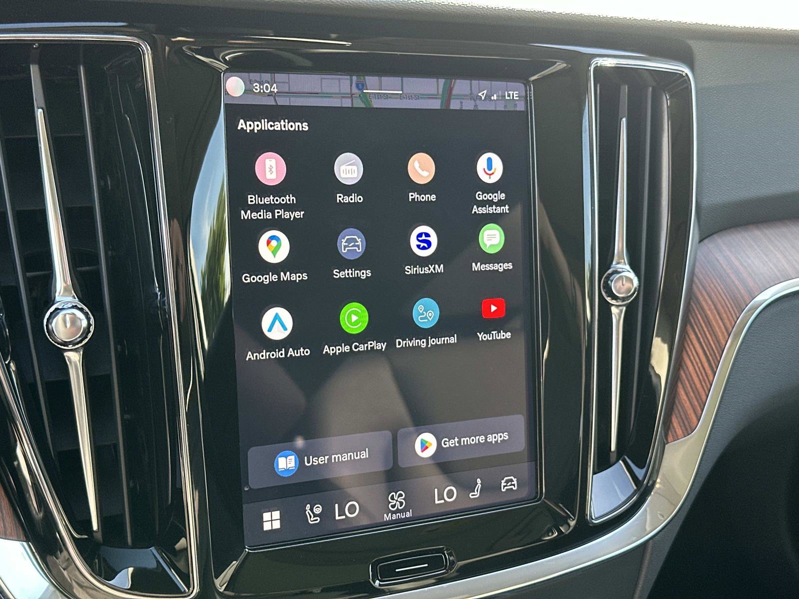 Certified 2025 Volvo V60 B5 Cross Country Plus image 11