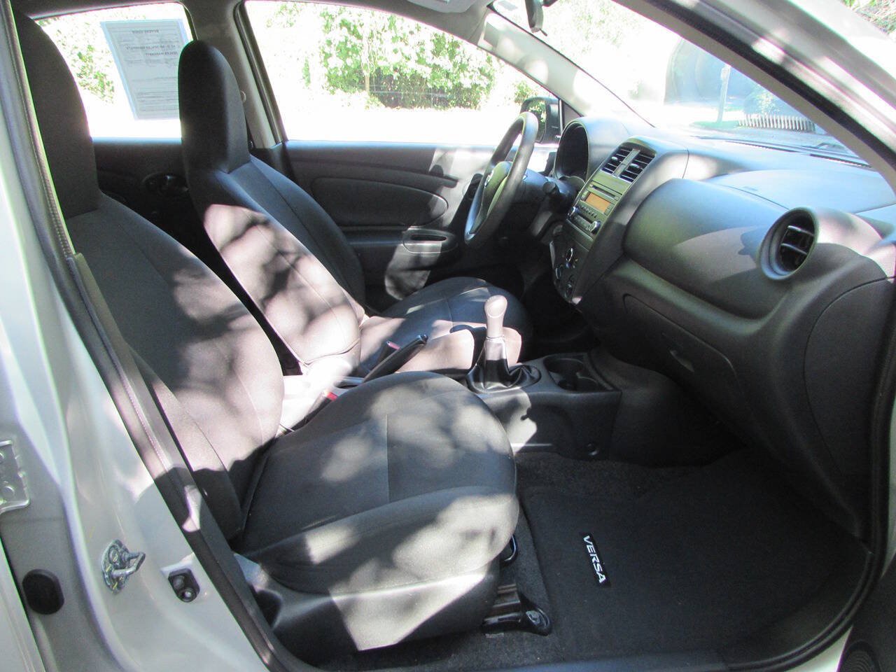 Used 2015 Nissan Versa S FWD image 26