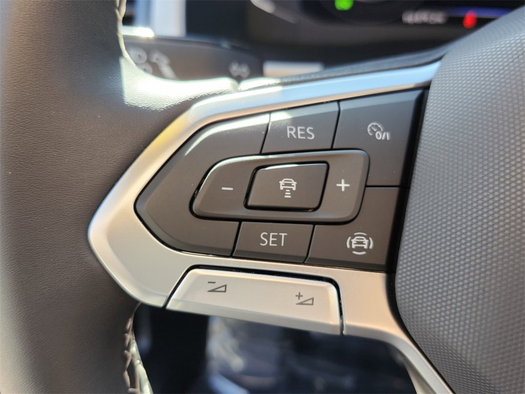 Used 2022 Volkswagen Atlas Cross Sport SE image 24