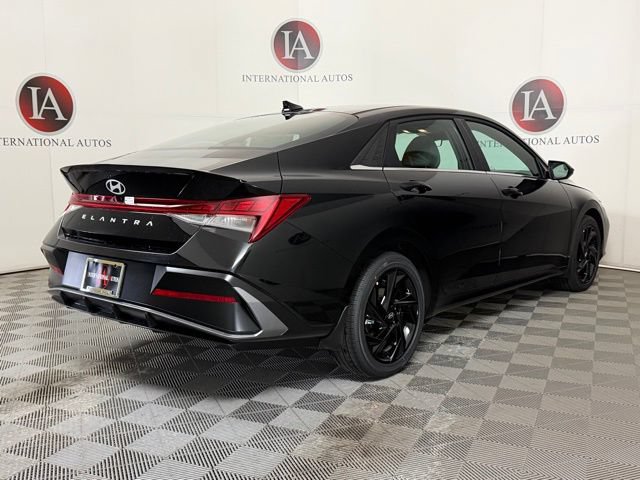 New 2026 Hyundai Elantra SEL Sport Premium FWD image 7