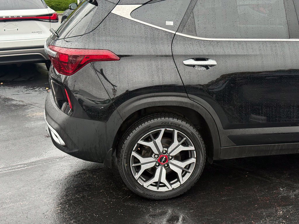Used 2022 Kia Seltos SX w/ Sunroof Package AWD/4WD image 8