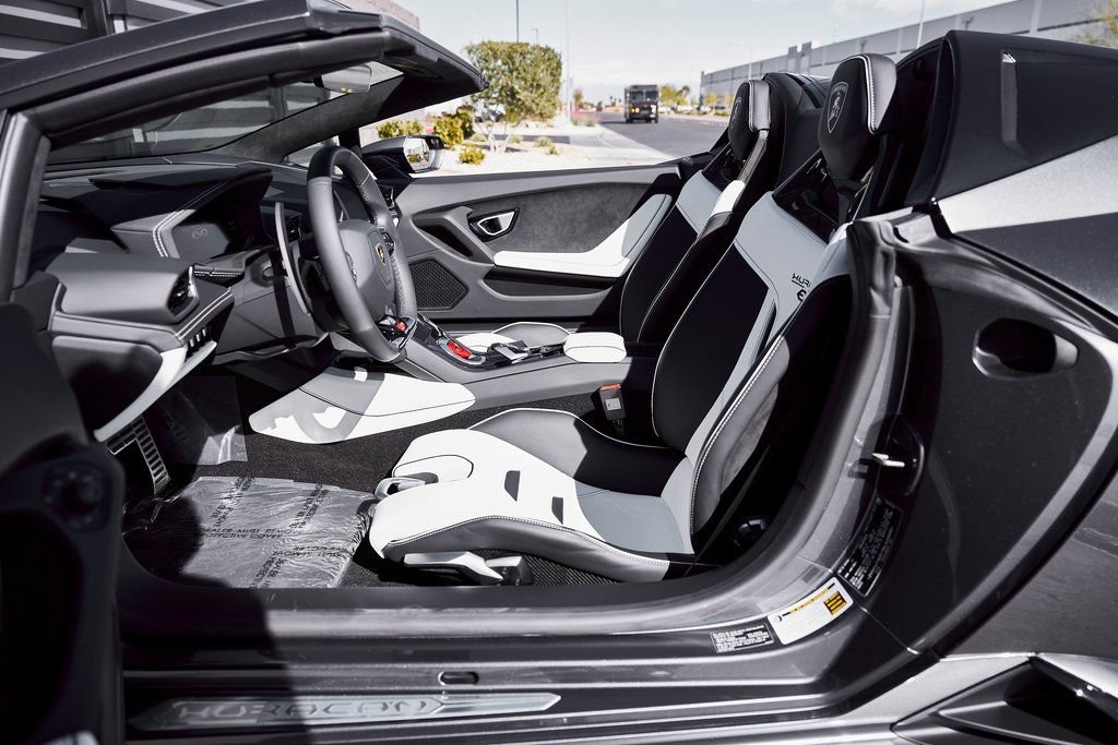 Used 2024 Lamborghini Huracan EVO AWD/4WD image 35