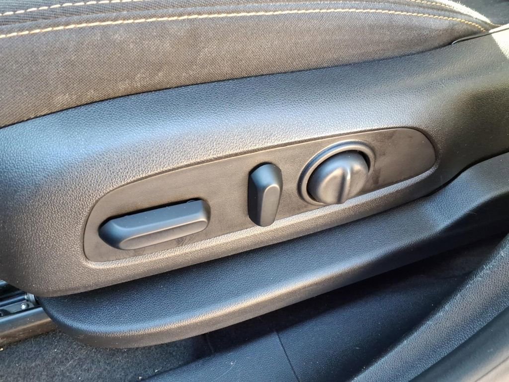Used 2018 GMC Terrain SLE w/ Driver Convenience Package FWD image 17