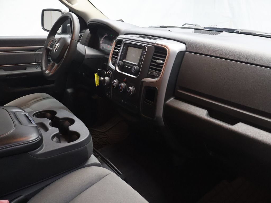 Used 2022 RAM 1500 Classic SLT AWD/4WD image 10