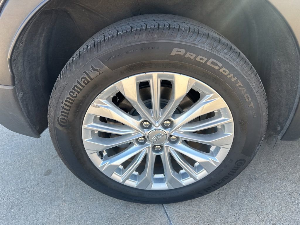 Certified 2024 Cadillac XT4 Luxury w/ Cold Weather Package image 11