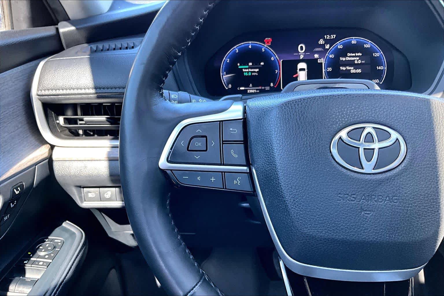 Used 2024 Toyota Grand Highlander AWD image 23