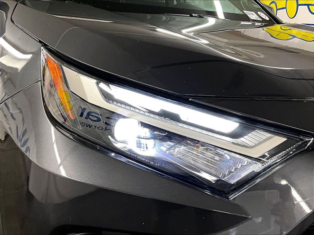 Certified 2025 Toyota RAV4 XLE AWD/4WD image 31