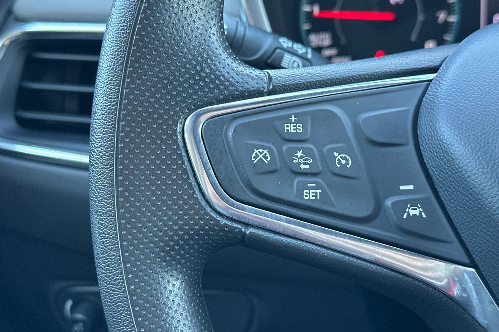 Used 2024 Chevrolet Equinox LS image 27