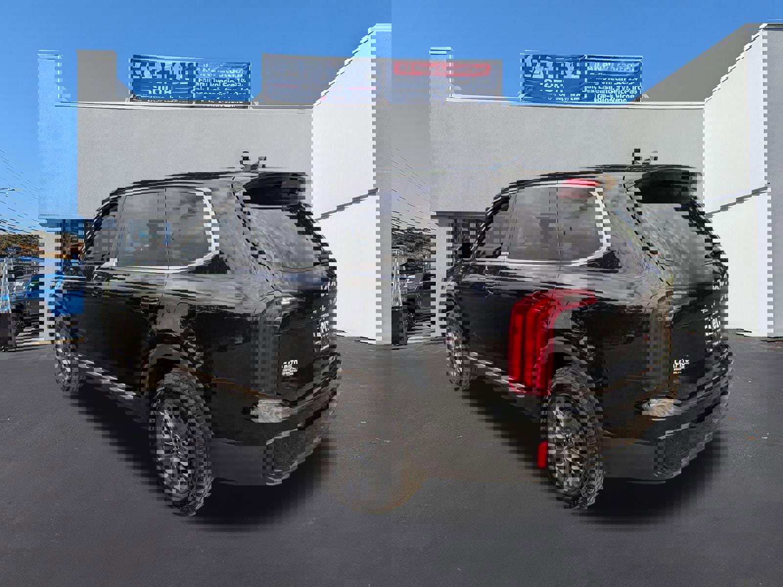 Used 2023 Kia Telluride LX image 5