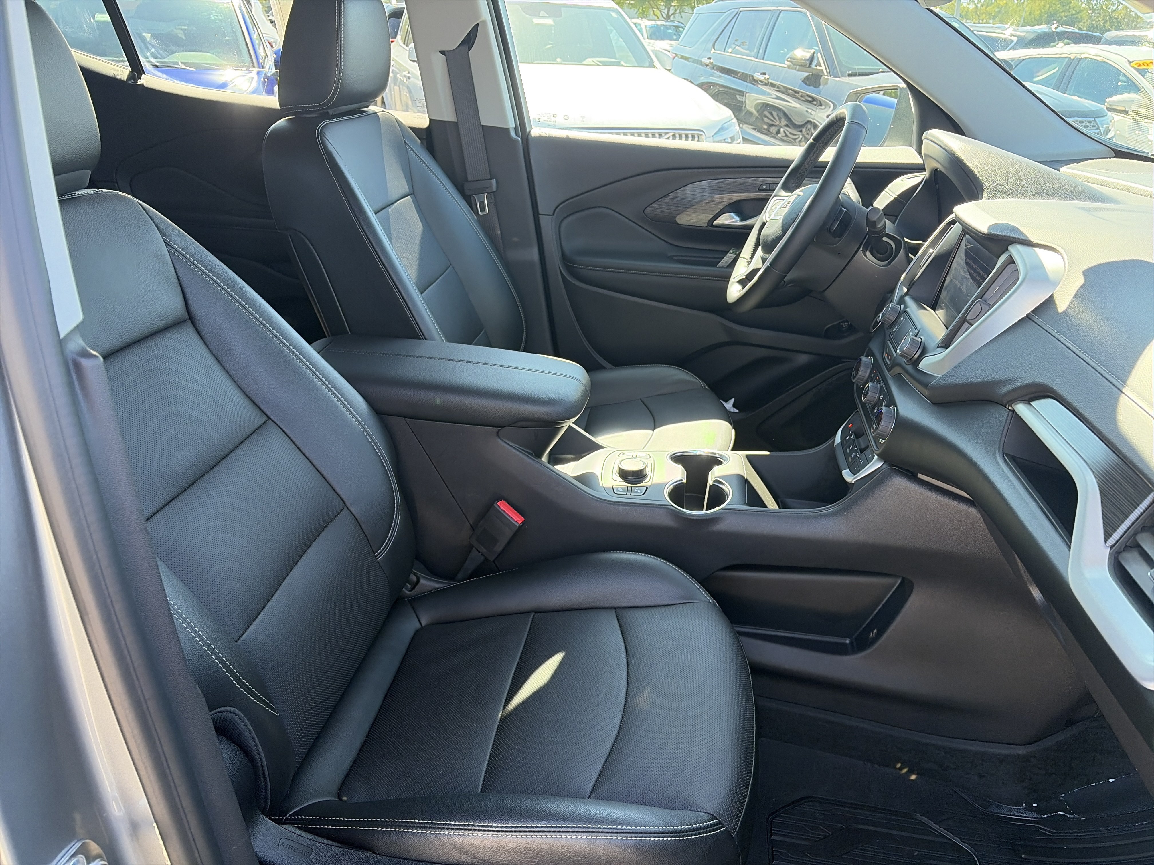 Used 2024 GMC Terrain SLT AWD/4WD image 13