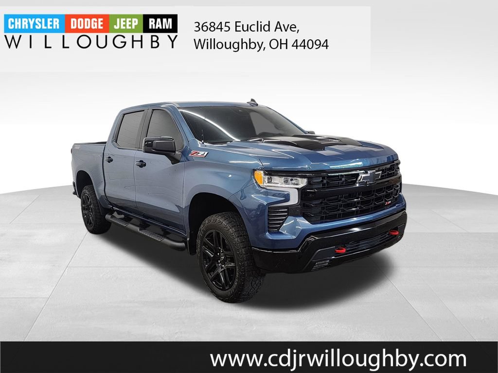 Used 2024 Chevrolet Silverado 1500 LT Trail Boss w/ Convenience Package II AWD/4WD image 3
