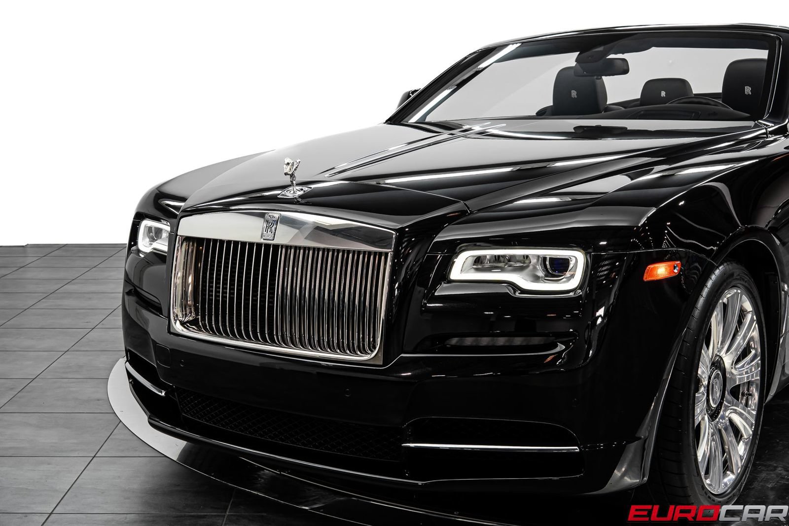Used 2017 Rolls-Royce Dawn RWD image 15