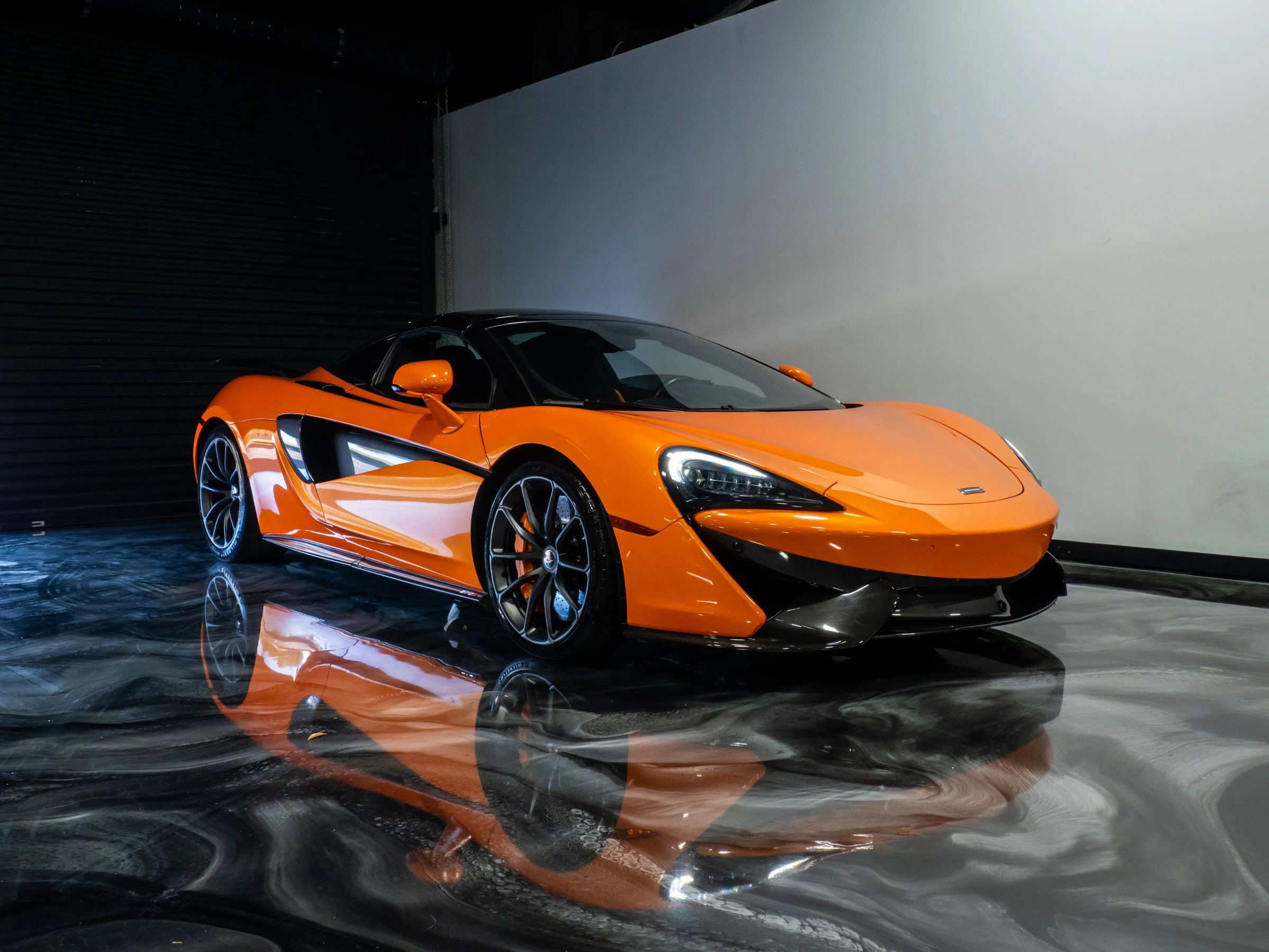 Used 2018 McLaren 570S Spider image 5