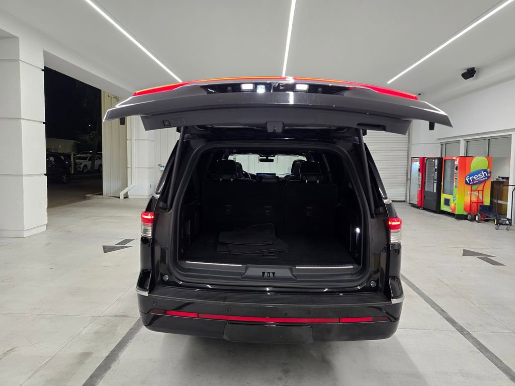 Used 2023 Lincoln Navigator L Reserve RWD image 43