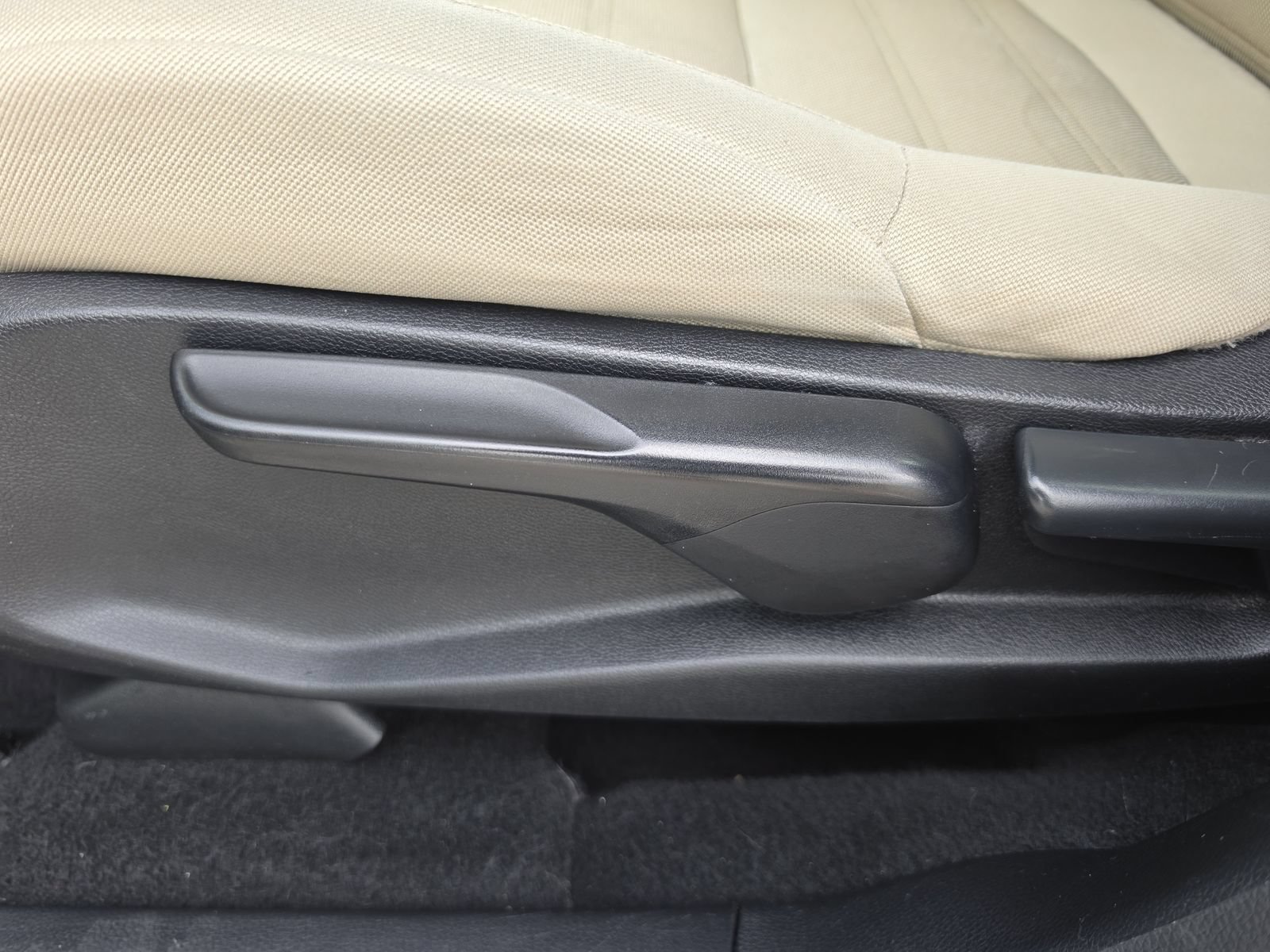 Used 2017 Honda CR-V LX image 10