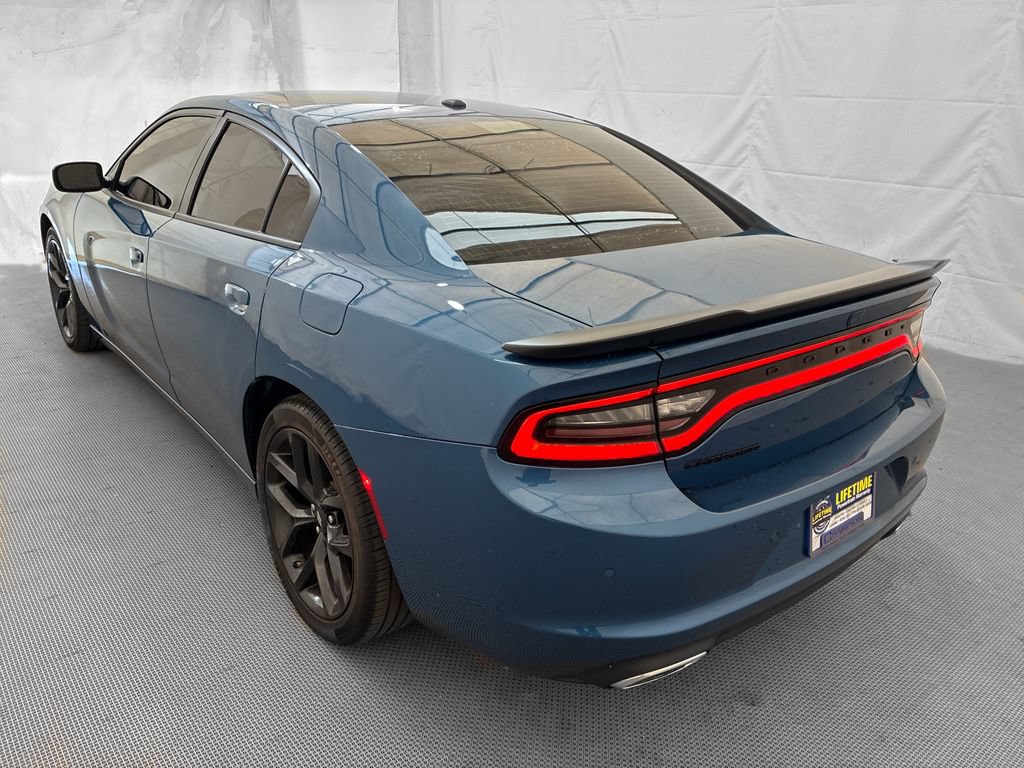 Used 2022 Dodge Charger SXT w/ Blacktop Package RWD image 5