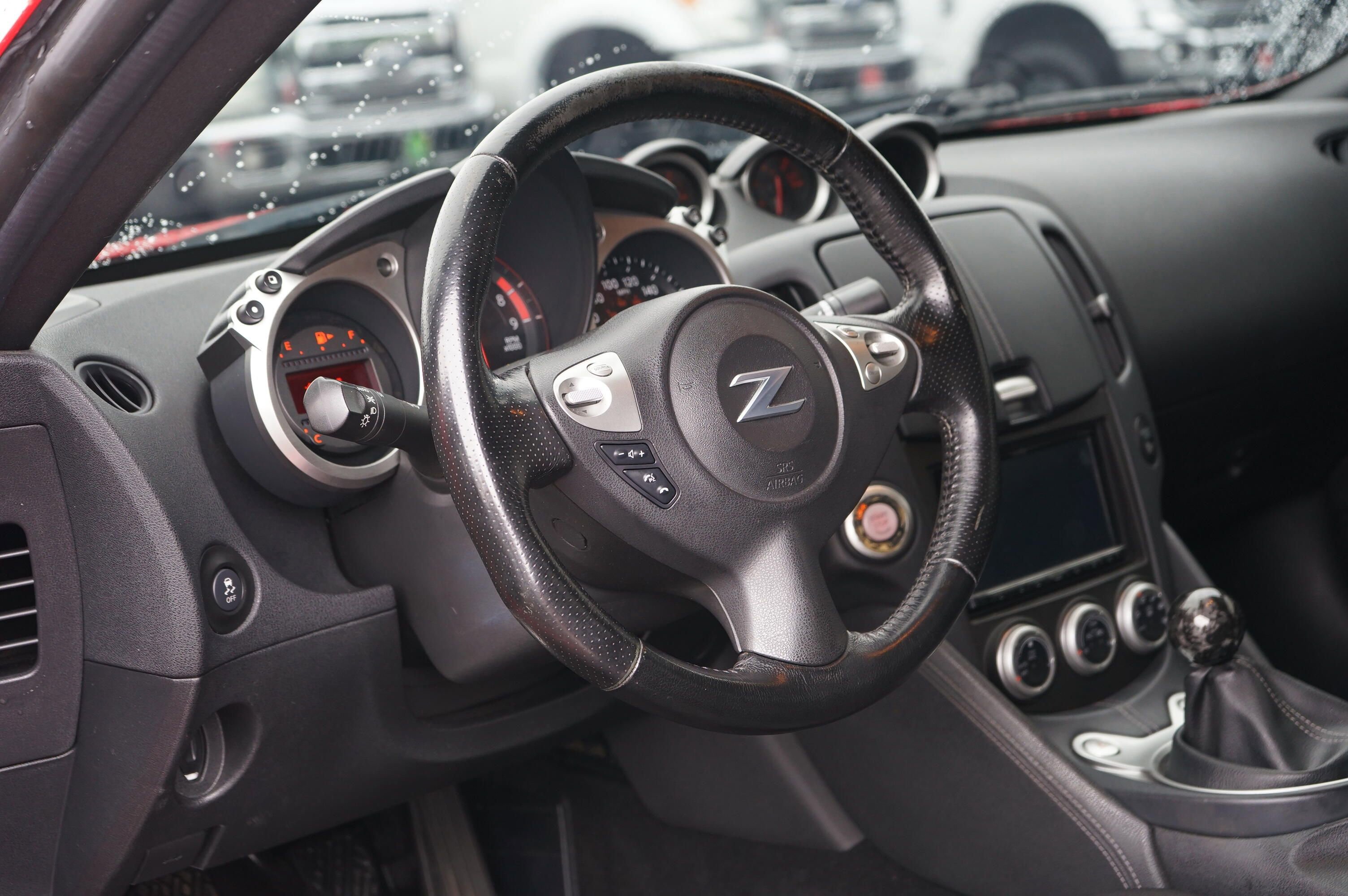 Used 2016 Nissan 370Z Coupe RWD image 13