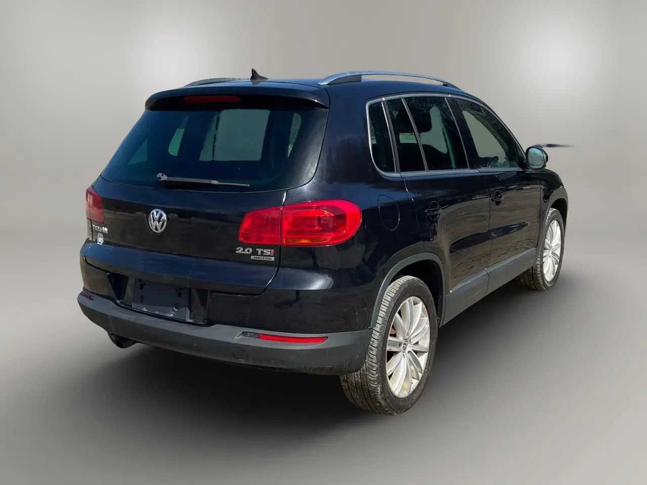 Used 2015 Volkswagen Tiguan SEL image 24
