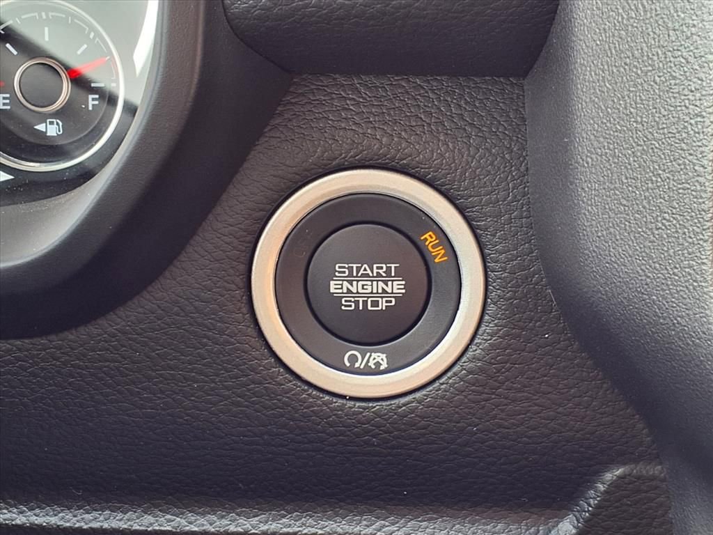 Used 2025 RAM 1500 Lone Star image 24