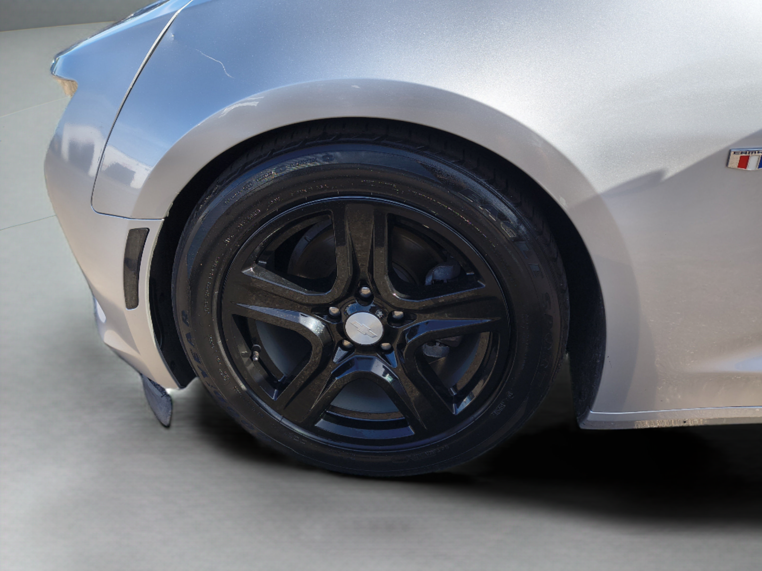 Used 2018 Chevrolet Camaro LT RWD image 33
