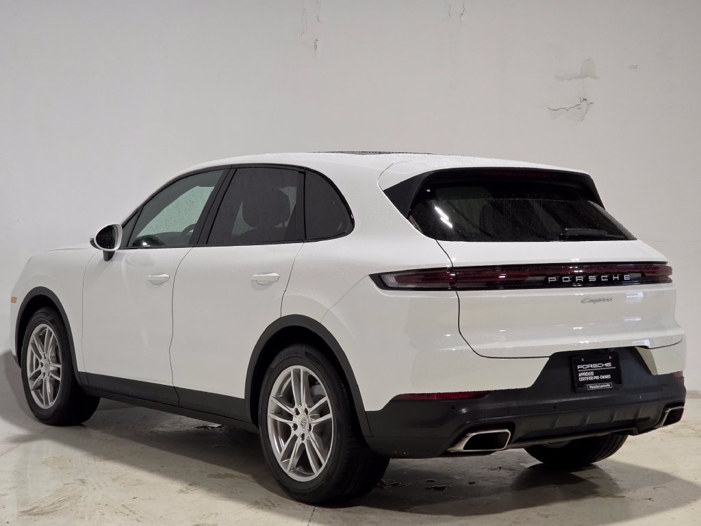 Used 2024 Porsche Cayenne w/ Premium Package AWD/4WD image 3