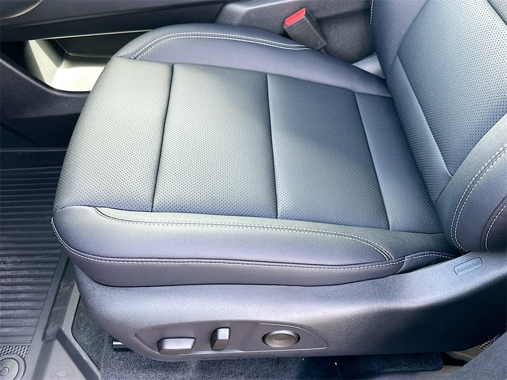 New 2026 Chevrolet Traverse LT w/ Midnight/Sport Edition image 4