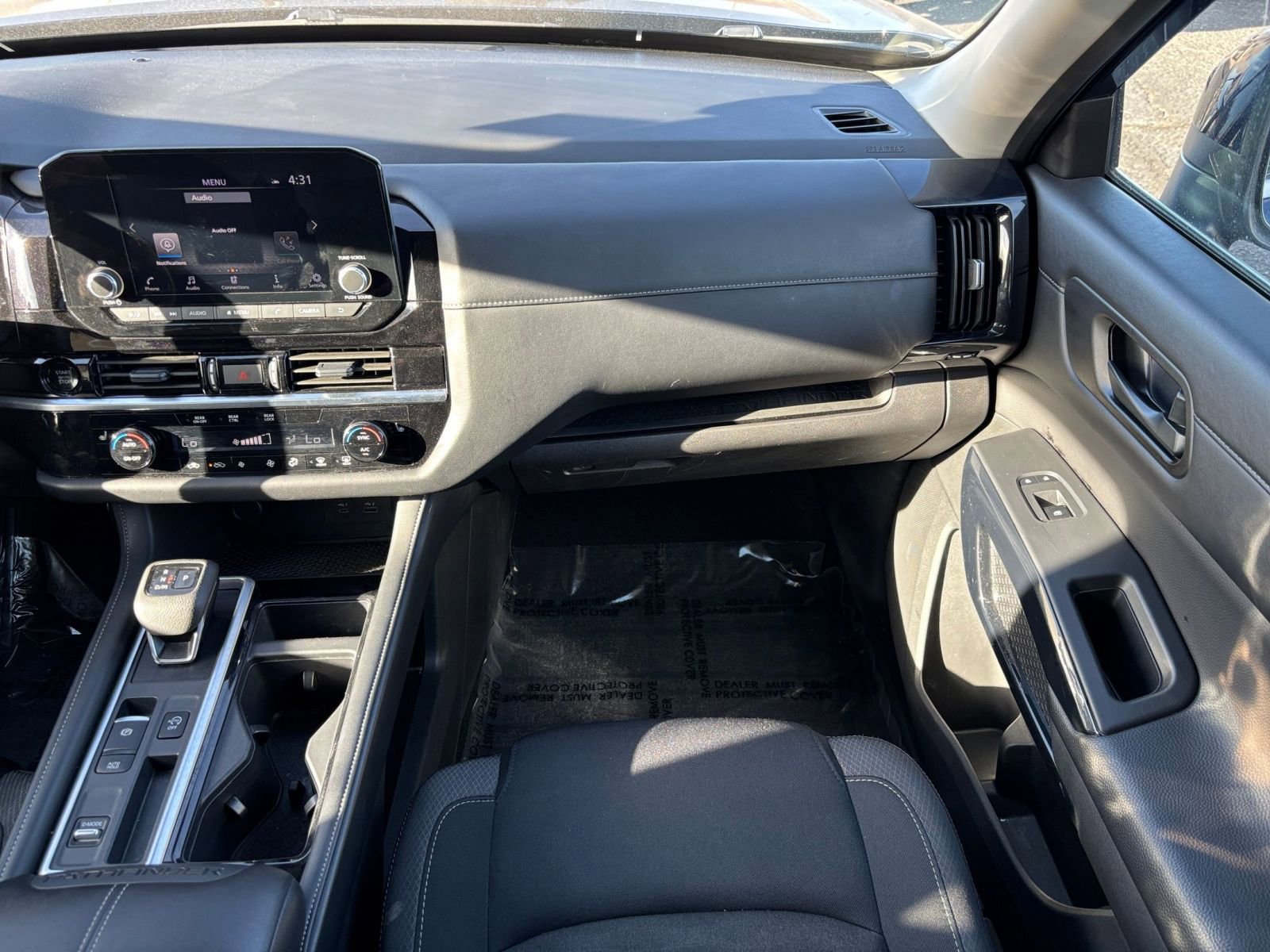 Used 2025 Nissan Pathfinder SV FWD image 38